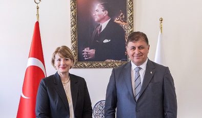 Başkan Tugay Birleşik Krallık Türkiye Büyükelçisi’ni ağırladı