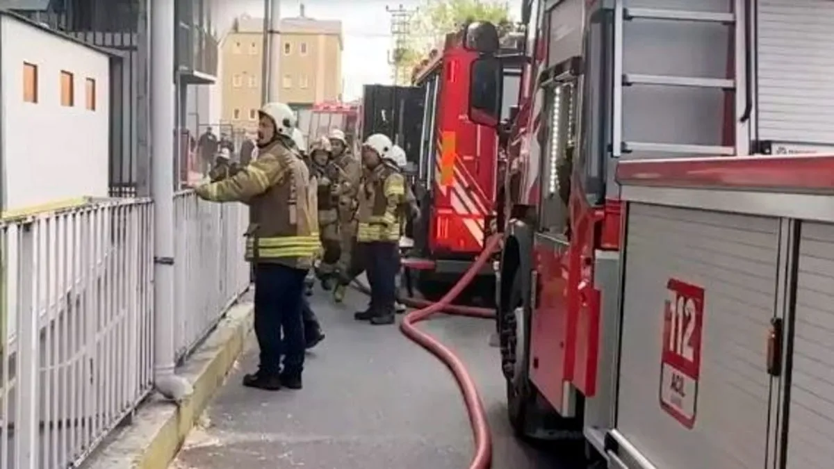 İşhanındaki sünger üretim merkezi yandı: 2 işçi yaralandı