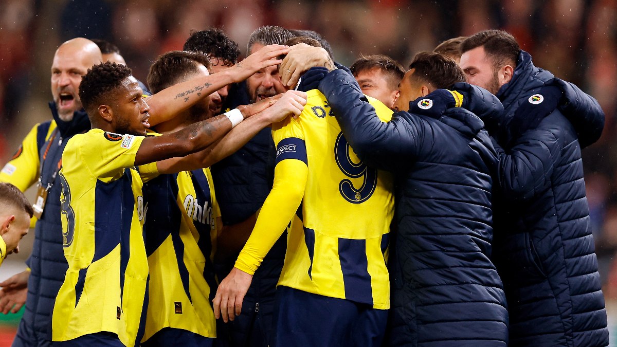 Fenerbahçe’den Galatasaray’ın puan kaybı sonrası paylaşım
